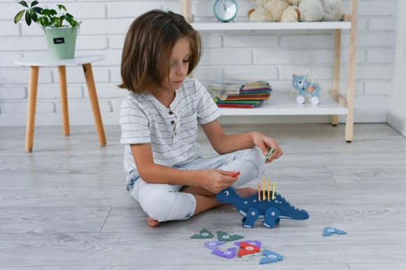 Układanka dla dzieci Dinozaur z cyferkami.jpg